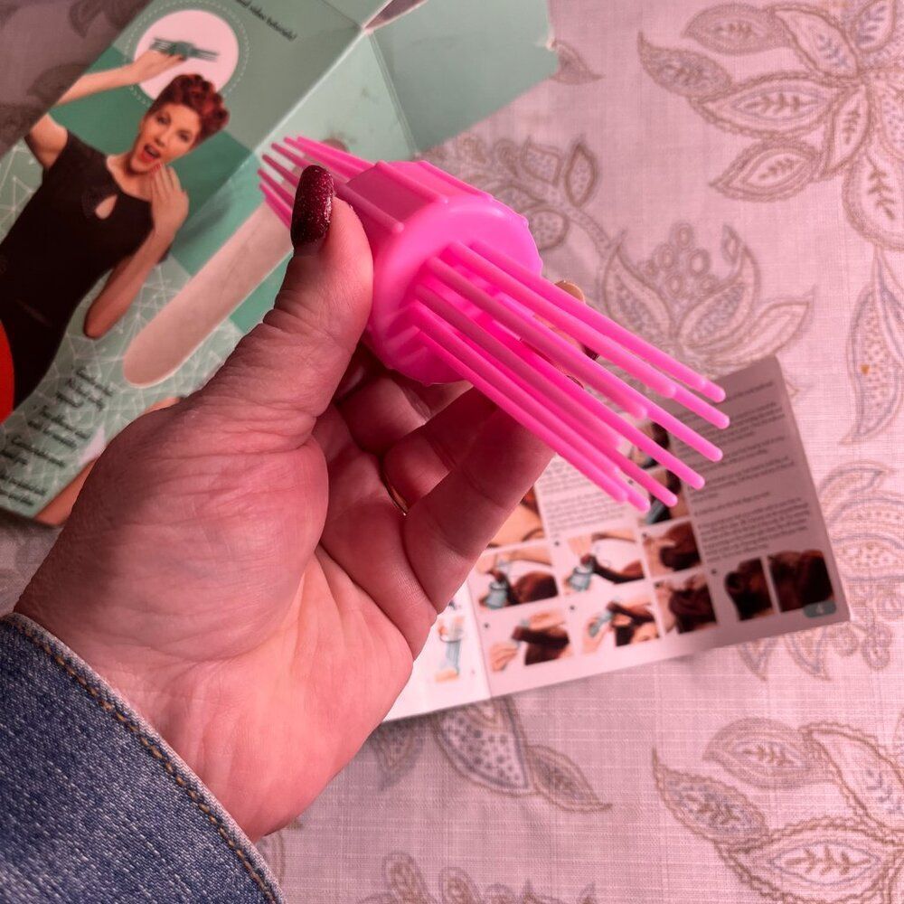 No Heat Curling PinβCurls Victory Rolls 2 Sizes Booklet PINK 1920 Vintage Look - Picture 7 of 16